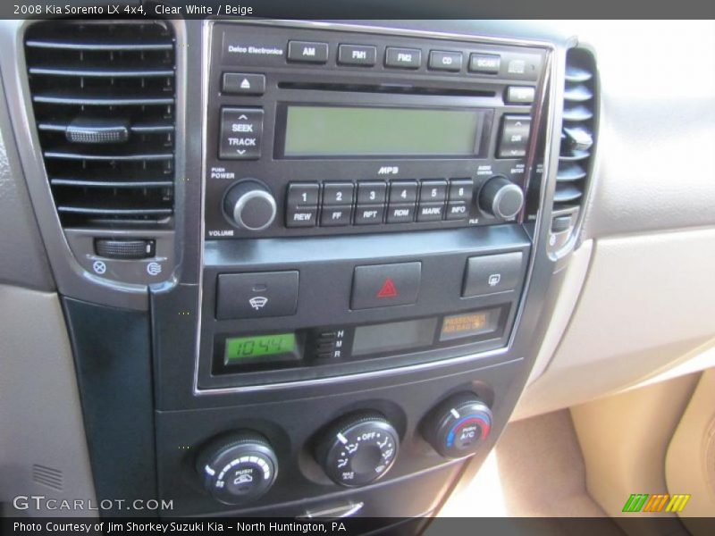 Clear White / Beige 2008 Kia Sorento LX 4x4