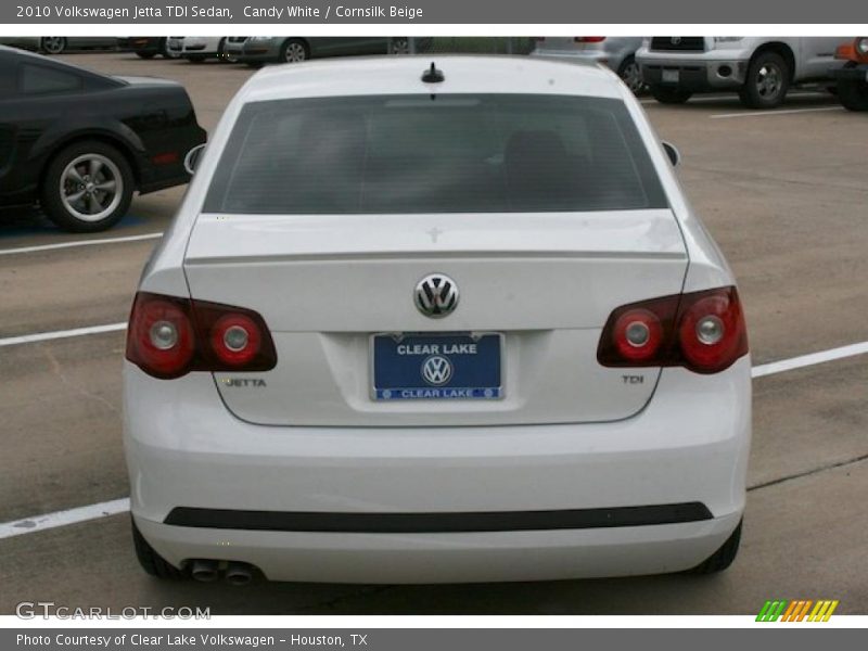 Candy White / Cornsilk Beige 2010 Volkswagen Jetta TDI Sedan