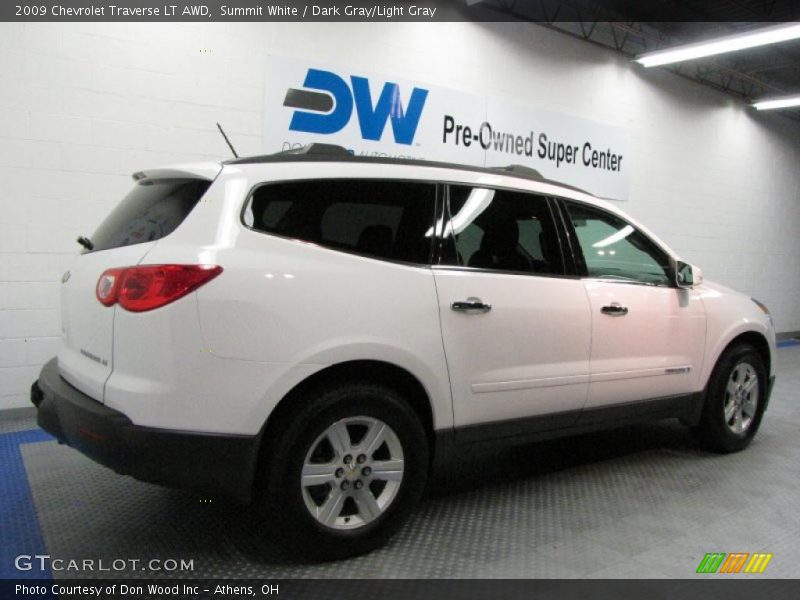 Summit White / Dark Gray/Light Gray 2009 Chevrolet Traverse LT AWD