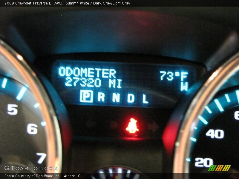 Summit White / Dark Gray/Light Gray 2009 Chevrolet Traverse LT AWD