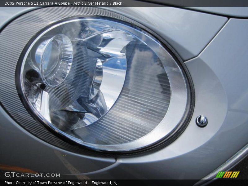 Arctic Silver Metallic / Black 2009 Porsche 911 Carrera 4 Coupe