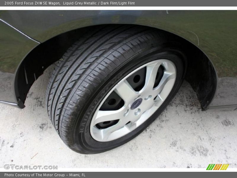 Liquid Grey Metallic / Dark Flint/Light Flint 2005 Ford Focus ZXW SE Wagon