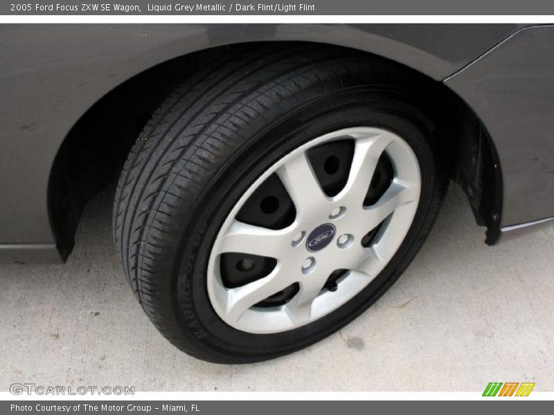 Liquid Grey Metallic / Dark Flint/Light Flint 2005 Ford Focus ZXW SE Wagon