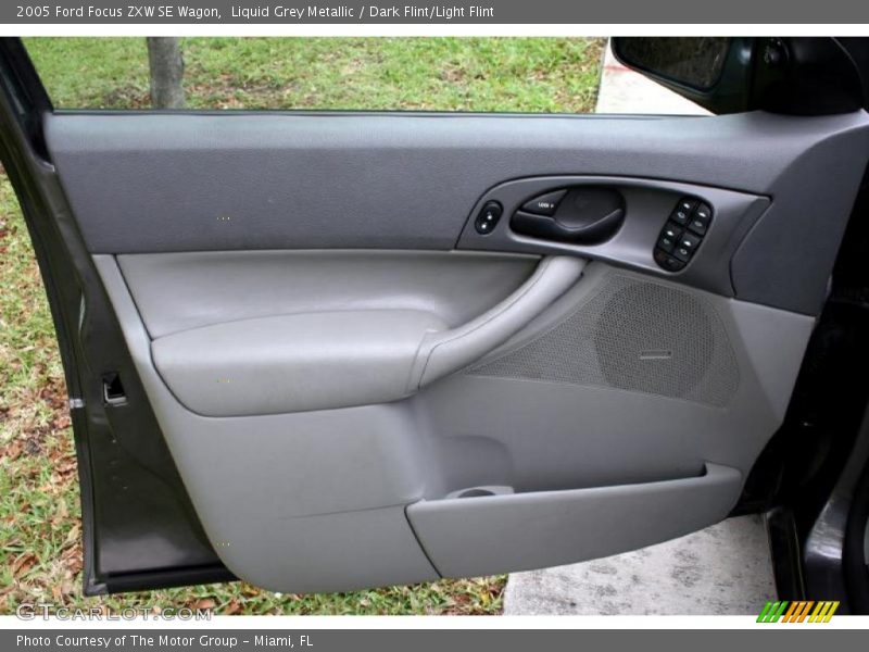 Liquid Grey Metallic / Dark Flint/Light Flint 2005 Ford Focus ZXW SE Wagon