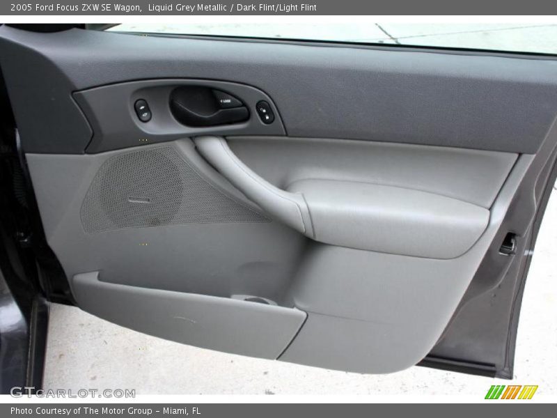 Liquid Grey Metallic / Dark Flint/Light Flint 2005 Ford Focus ZXW SE Wagon