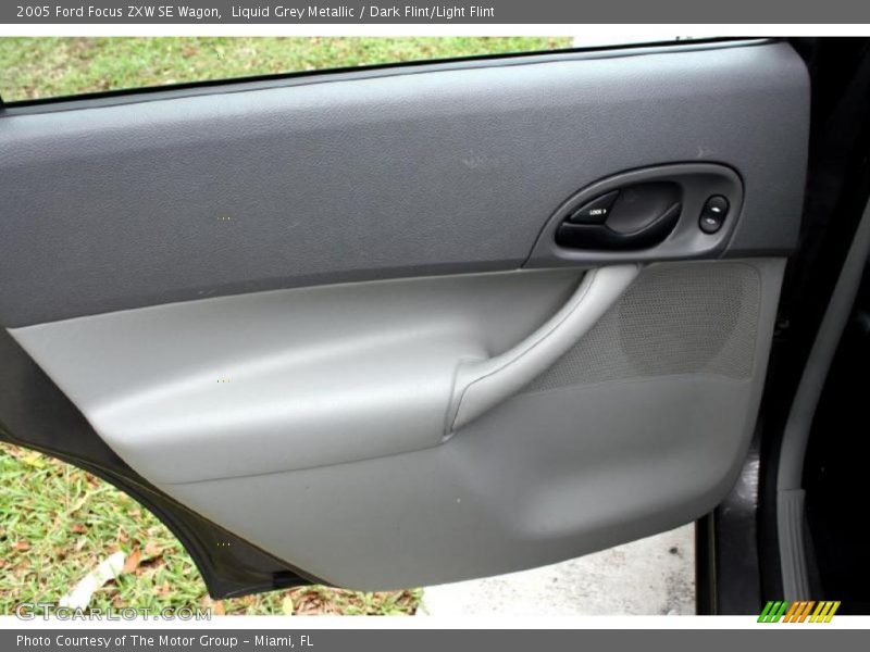 Liquid Grey Metallic / Dark Flint/Light Flint 2005 Ford Focus ZXW SE Wagon