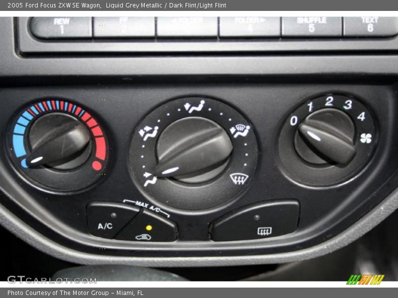 Liquid Grey Metallic / Dark Flint/Light Flint 2005 Ford Focus ZXW SE Wagon
