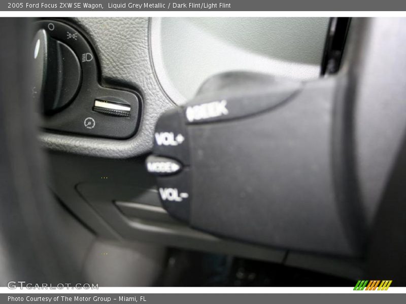 Liquid Grey Metallic / Dark Flint/Light Flint 2005 Ford Focus ZXW SE Wagon