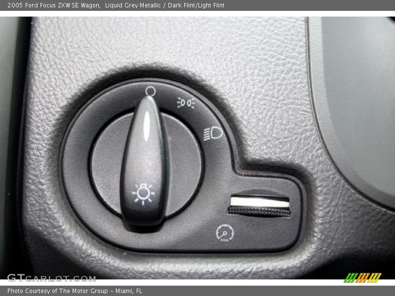 Liquid Grey Metallic / Dark Flint/Light Flint 2005 Ford Focus ZXW SE Wagon