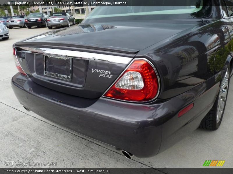 Pearl Grey Metallic / Champagne/Charcoal 2008 Jaguar XJ Vanden Plas