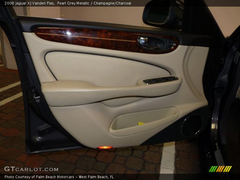 Pearl Grey Metallic / Champagne/Charcoal 2008 Jaguar XJ Vanden Plas