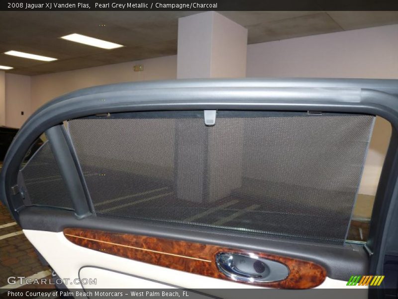 Pearl Grey Metallic / Champagne/Charcoal 2008 Jaguar XJ Vanden Plas