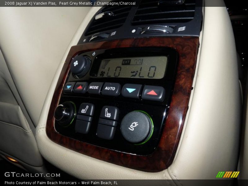 Pearl Grey Metallic / Champagne/Charcoal 2008 Jaguar XJ Vanden Plas