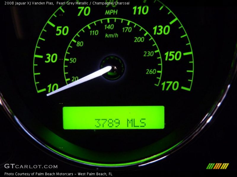 Pearl Grey Metallic / Champagne/Charcoal 2008 Jaguar XJ Vanden Plas