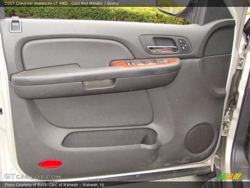 Gold Mist Metallic / Ebony 2007 Chevrolet Avalanche LT 4WD