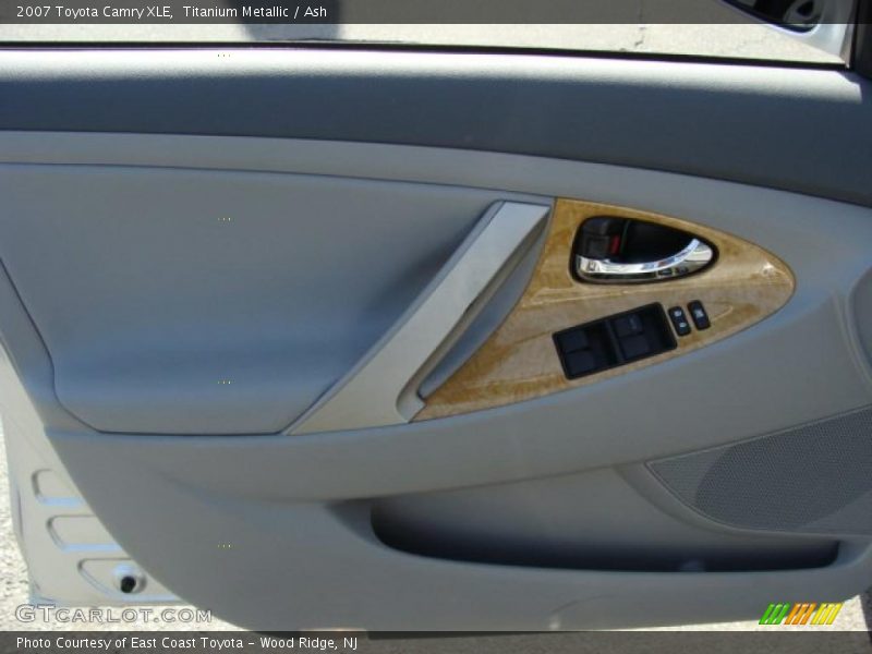 Titanium Metallic / Ash 2007 Toyota Camry XLE
