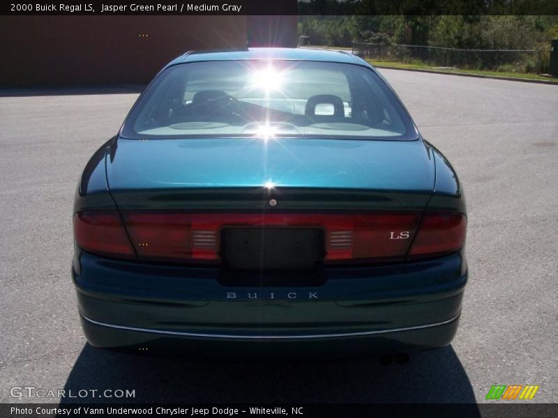 Jasper Green Pearl / Medium Gray 2000 Buick Regal LS