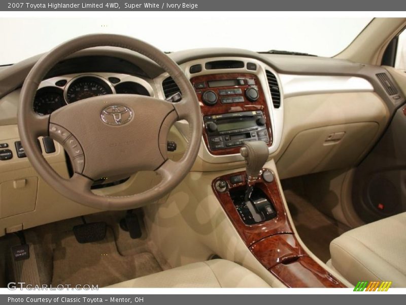 Super White / Ivory Beige 2007 Toyota Highlander Limited 4WD