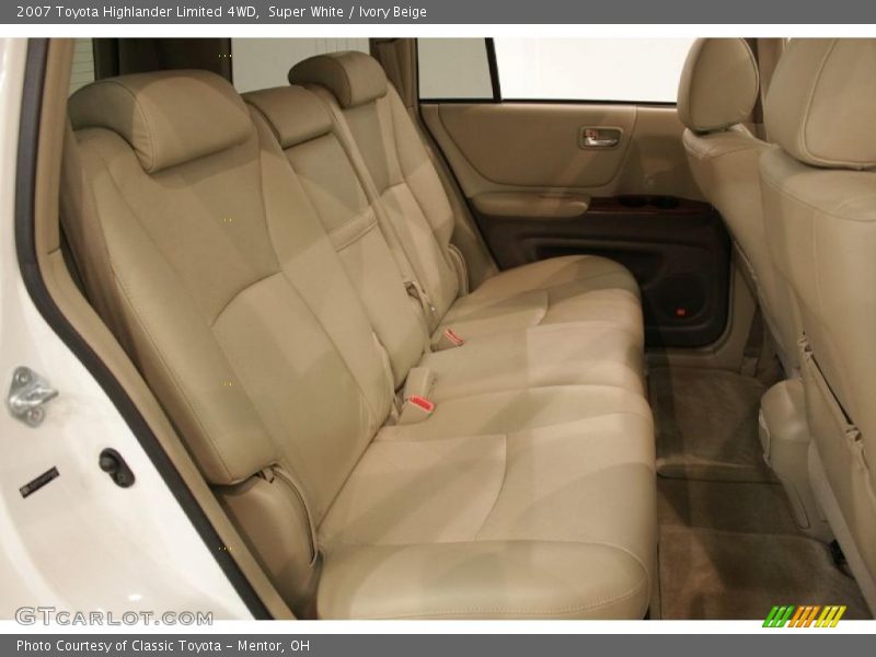 Super White / Ivory Beige 2007 Toyota Highlander Limited 4WD