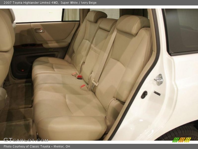 Super White / Ivory Beige 2007 Toyota Highlander Limited 4WD