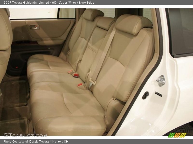 Super White / Ivory Beige 2007 Toyota Highlander Limited 4WD