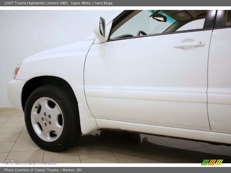 Super White / Ivory Beige 2007 Toyota Highlander Limited 4WD