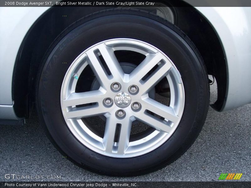 Bright Silver Metallic / Dark Slate Gray/Light Slate Gray 2008 Dodge Avenger SXT