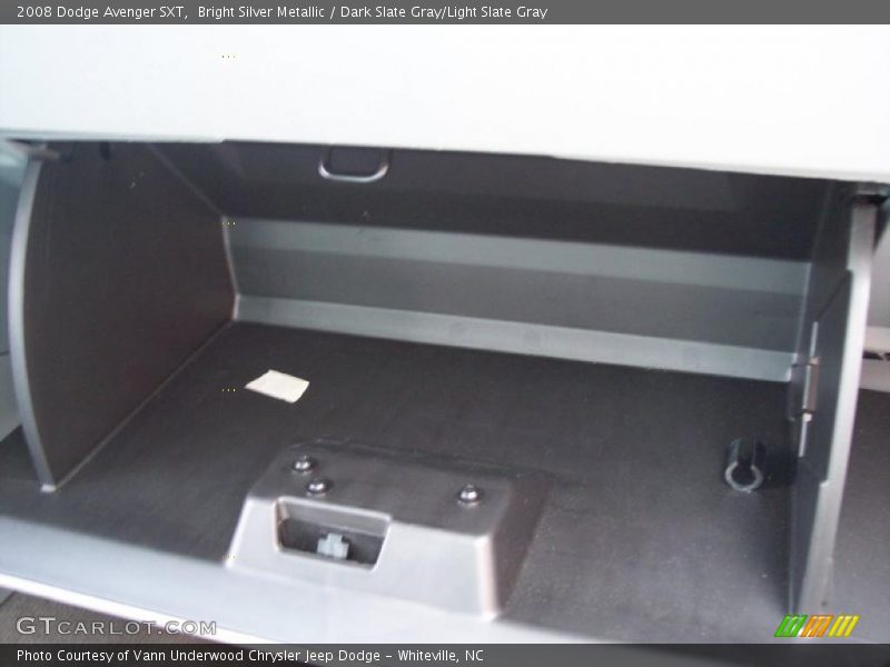 Bright Silver Metallic / Dark Slate Gray/Light Slate Gray 2008 Dodge Avenger SXT