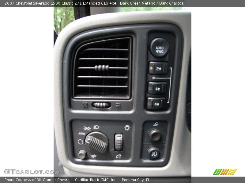 Dark Green Metallic / Dark Charcoal 2007 Chevrolet Silverado 1500 Classic Z71 Extended Cab 4x4