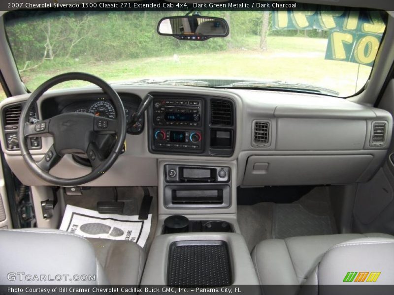 Dark Green Metallic / Dark Charcoal 2007 Chevrolet Silverado 1500 Classic Z71 Extended Cab 4x4