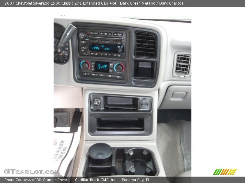 Dark Green Metallic / Dark Charcoal 2007 Chevrolet Silverado 1500 Classic Z71 Extended Cab 4x4