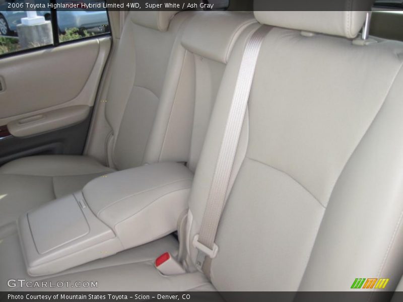 Super White / Ash Gray 2006 Toyota Highlander Hybrid Limited 4WD