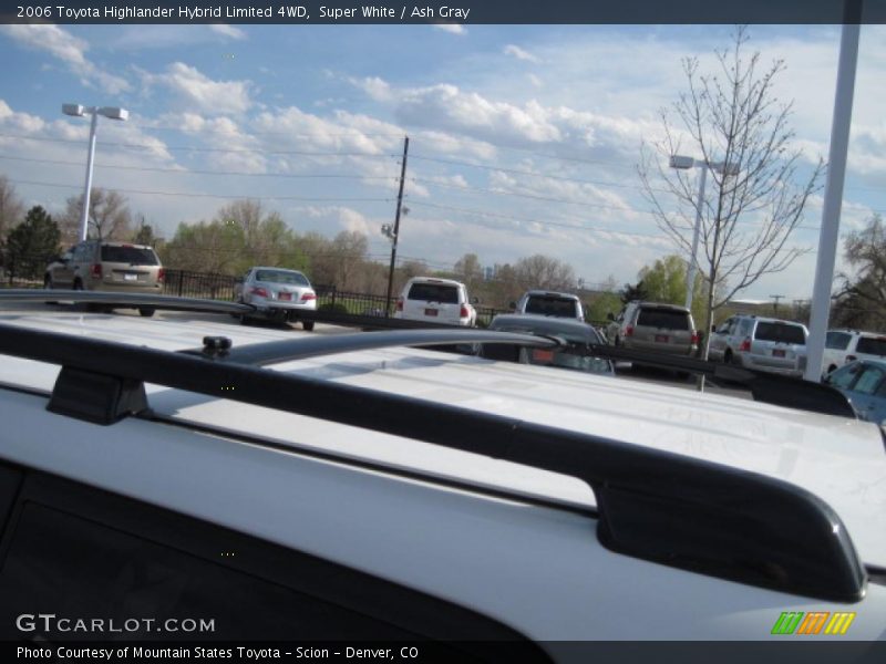 Super White / Ash Gray 2006 Toyota Highlander Hybrid Limited 4WD