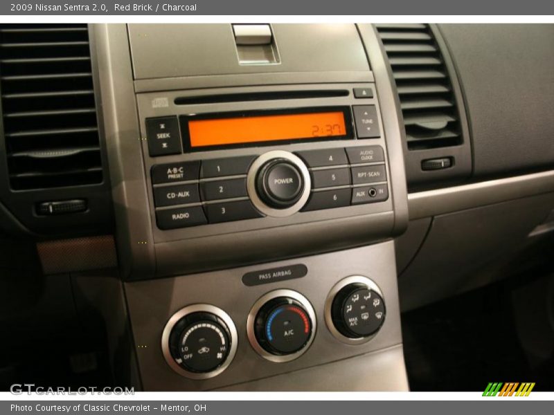 Red Brick / Charcoal 2009 Nissan Sentra 2.0