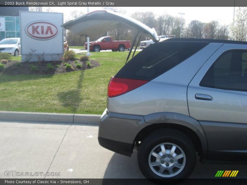 Light Spiral Gray Metallic / Gray 2003 Buick Rendezvous CX