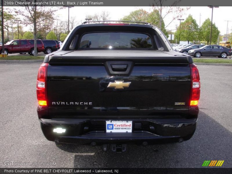 Black / Light Titanium 2009 Chevrolet Avalanche LTZ 4x4