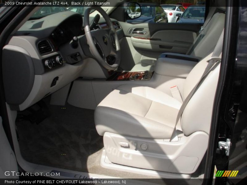 Black / Light Titanium 2009 Chevrolet Avalanche LTZ 4x4