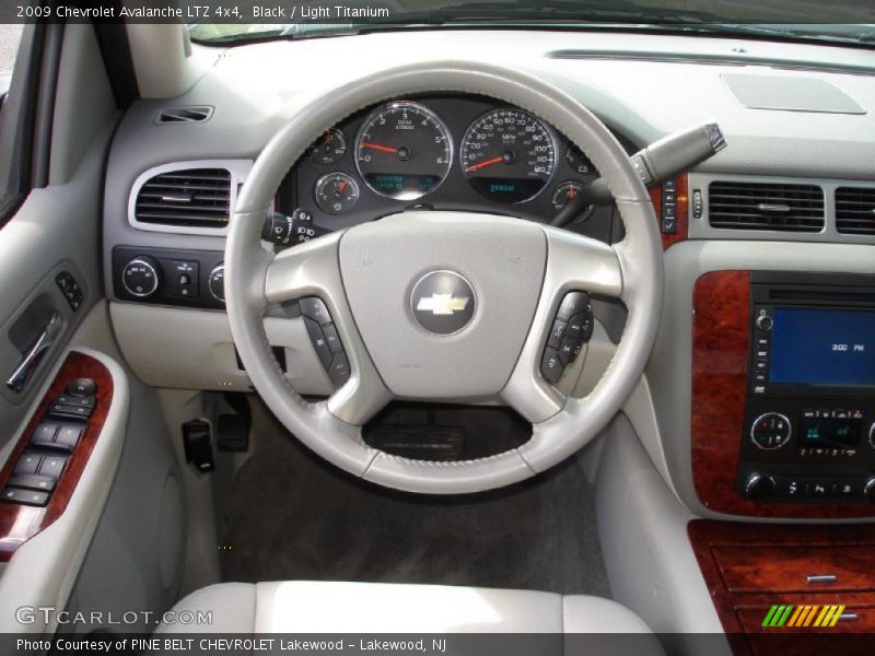 Black / Light Titanium 2009 Chevrolet Avalanche LTZ 4x4