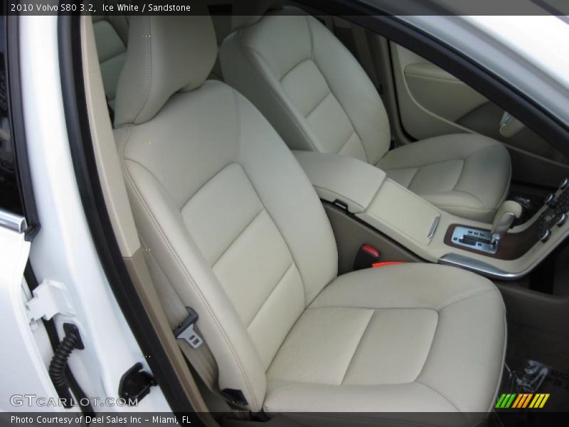 Ice White / Sandstone 2010 Volvo S80 3.2