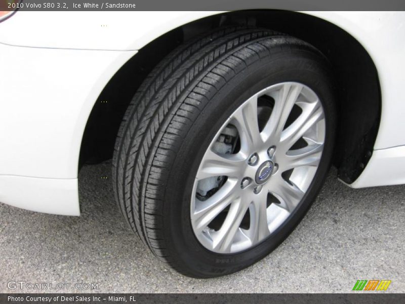 Ice White / Sandstone 2010 Volvo S80 3.2