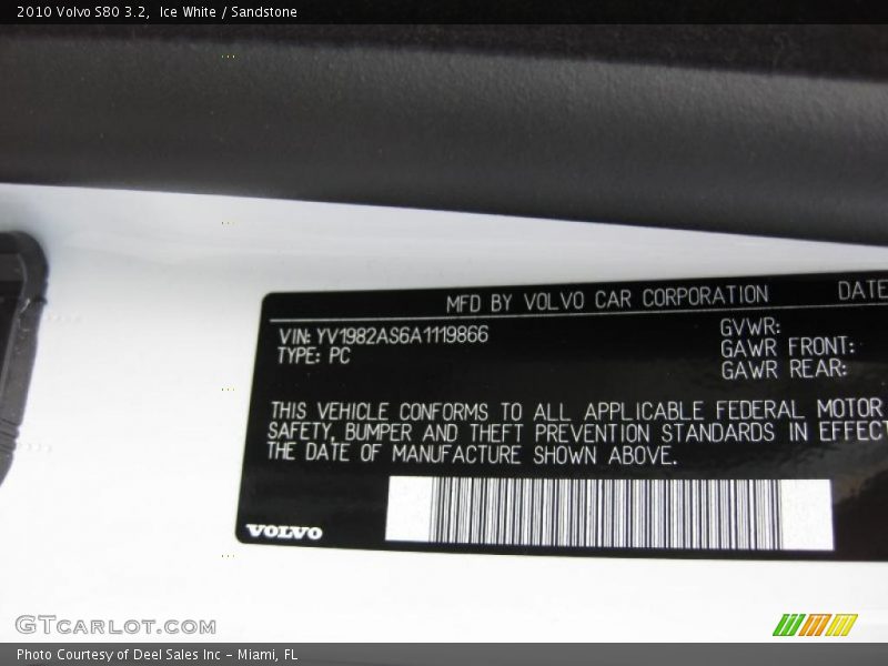 Ice White / Sandstone 2010 Volvo S80 3.2