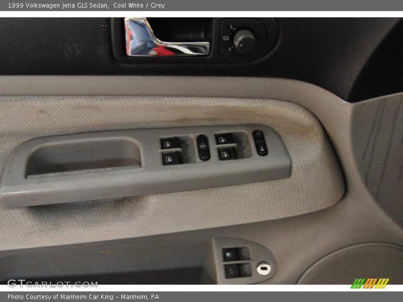 Cool White / Grey 1999 Volkswagen Jetta GLS Sedan