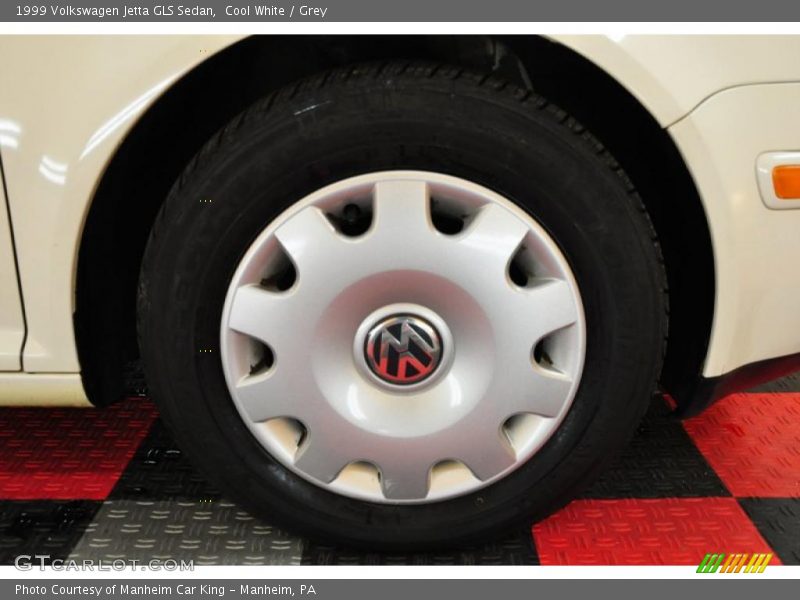 Cool White / Grey 1999 Volkswagen Jetta GLS Sedan