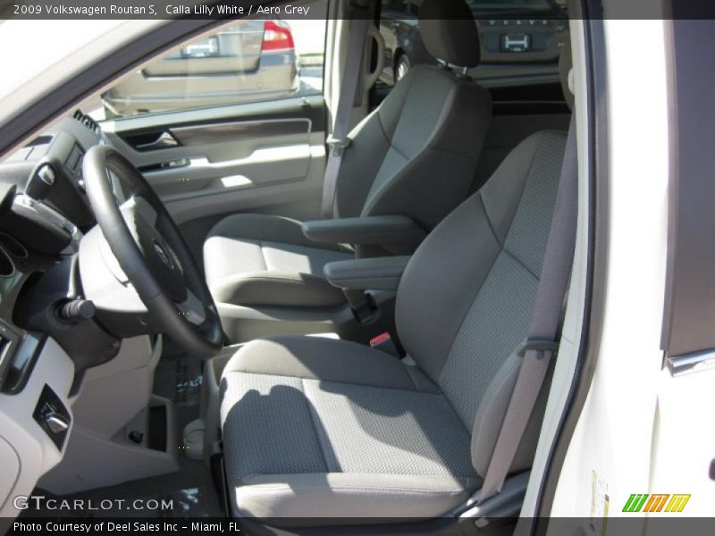 Calla Lilly White / Aero Grey 2009 Volkswagen Routan S