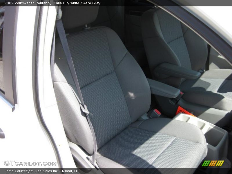 Calla Lilly White / Aero Grey 2009 Volkswagen Routan S