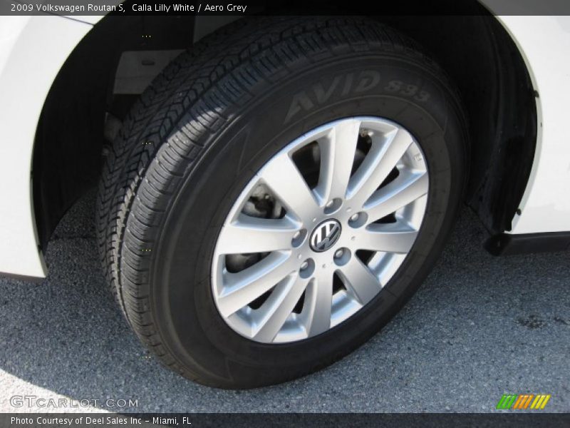 Calla Lilly White / Aero Grey 2009 Volkswagen Routan S