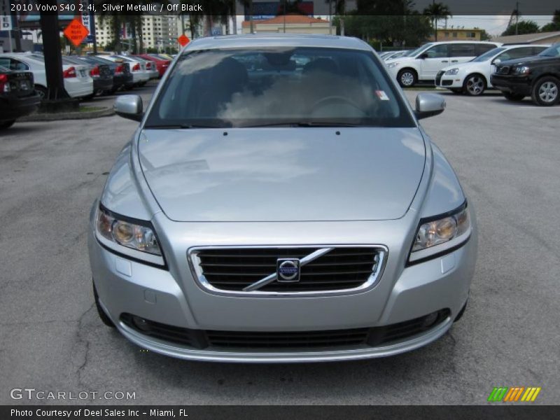 Silver Metallic / Off Black 2010 Volvo S40 2.4i