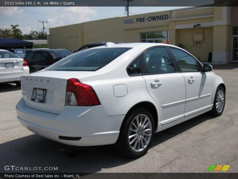 Ice White / Quartz 2010 Volvo S40 2.4i