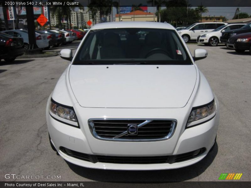 Ice White / Quartz 2010 Volvo S40 2.4i