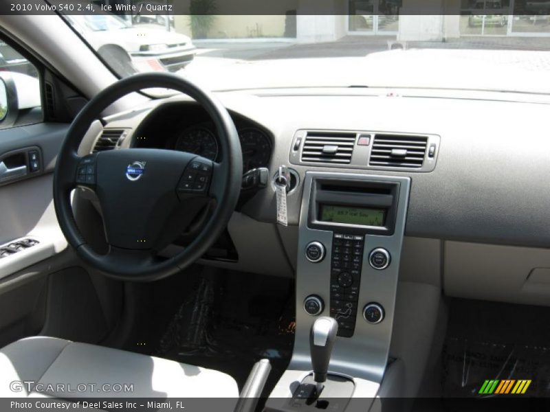Ice White / Quartz 2010 Volvo S40 2.4i